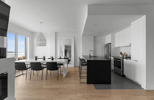 Baie-St-Paul Apartment | 303 | Luxury Yin Yang Retreat | Harmony & Pool