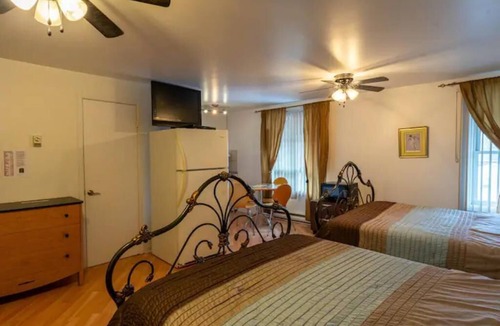 Cap de la Madeleine Hotel | 306 Elegance for guests