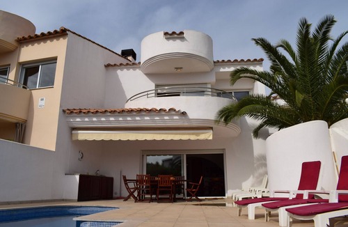 Empuriabrava Ski Chalet | 306-Magnificent modern house with pool private and mooring