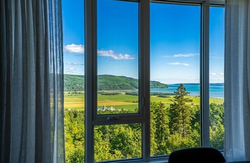 Baie-St-Paul Apartment | 308-Condo Le Victorien | River View, Pool & EV