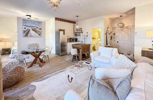 Seacrest Beach Condo | 30A Top-Floor Studio w/Pool, Beach & Tram Access