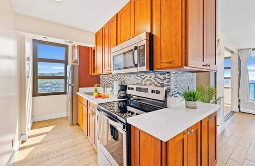 Waikiki Condo | 30FL Great Ocean Views w/Lanai, King bed, Parking