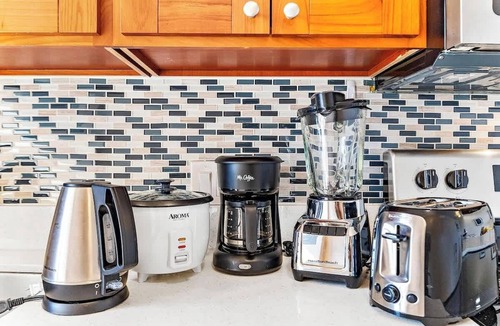 Waikiki Condo | 30FL Great Ocean Views w/Lanai, King bed, Parking