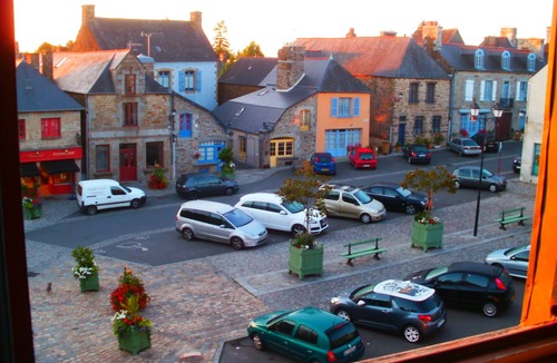 Bazouges-la-Perouse Cottage | 30k to beaches 1k from village Lots to visit within easy reach Local shops bars.