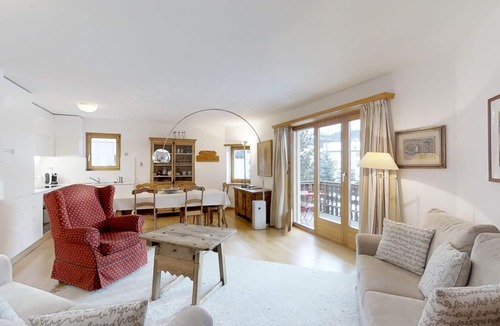 Celerina-Schlarigna Apartment | 3½-room apartment on the 1st floor, 77m2.