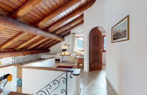 La Punt-Chamues-ch Apartment | 3½-room apartment on the 3rd floor.