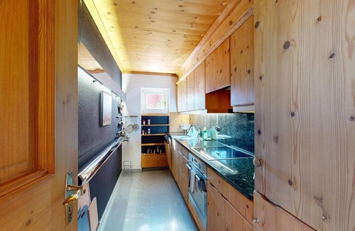 Silvaplana Apartment | 3½-room apartment on the mezzanine floor.