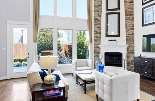 Mansfield House | 31+ Day Luxury Furnished Home Executive Living