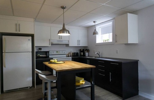 Lairet Apartment | 315A des Chênes Ouest · Superbe condo avec parking.