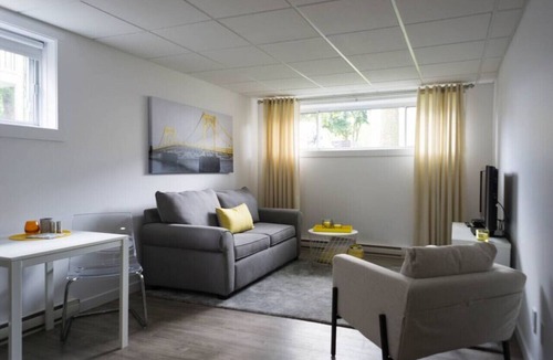 Lairet Apartment | 315A des Chênes Ouest · Superbe condo avec parking.