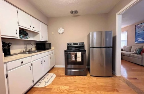 Newport News House | 318 Large 3 bedroom with fenced yard!