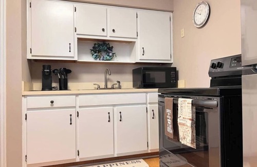 Newport News House | 318 Large 3 bedroom with fenced yard!