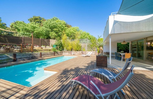 Argentona Villa | 318 m² Villa ∙ 4 bedrooms ∙ 8 guests