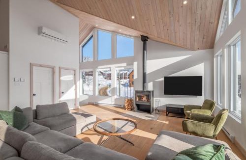 Stoneham Ski Chalet | 32 Chemin Blanc