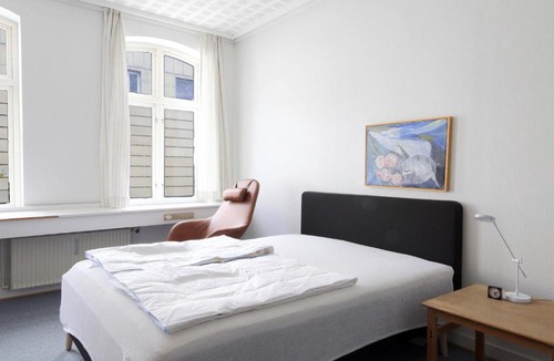 Esbjerg Apartment | 32 Kongensgade (027) to the left