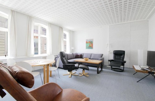 Esbjerg Apartment | 32 Kongensgade (027) to the left