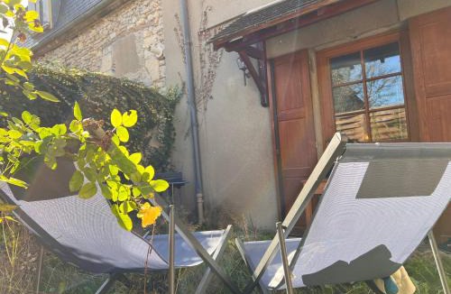 Senlis House | 32-La Place To Be