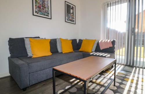 Leicester House | 32 Moorland House