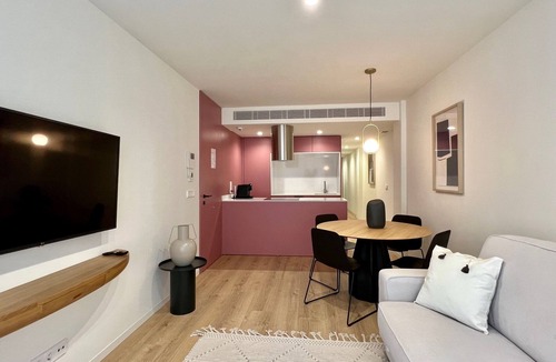 Ensanche Diputacion Apartment | 32 Reyes Catolicos Premium Homes - Deluxe Home