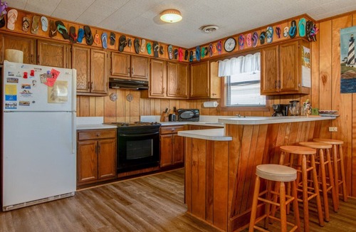 Nags Head House | 320 Dog-Friendly & Across from Beach Access!