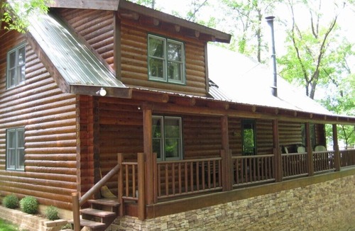 Hollister Cabin | 3200 Square Foot Log Home Near Branson!