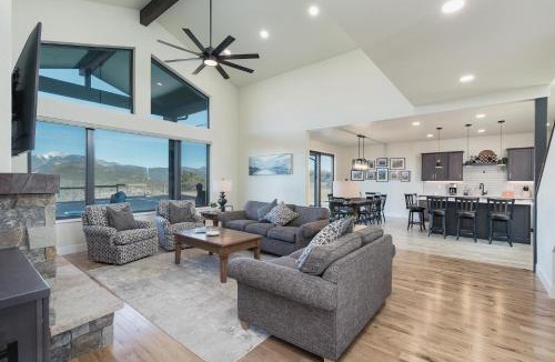 Durango House | 321 Castle Ridge Drive