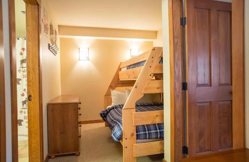 Snowbird Apartment | 3216 - One Bedroom Den Standard Powderhorn Lodge