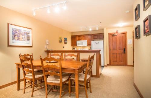 Snowbird Apartment | 3216 - One Bedroom Den Standard Powderhorn Lodge