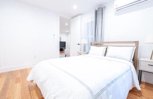 Williamsburg Apartment | 323-1 Specious 2BR Williamsburg