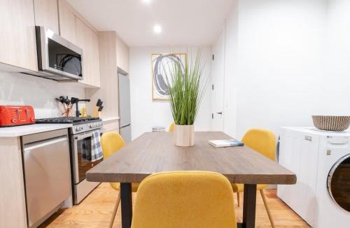 Williamsburg Apartment | 323-1 Specious 2BR Williamsburg