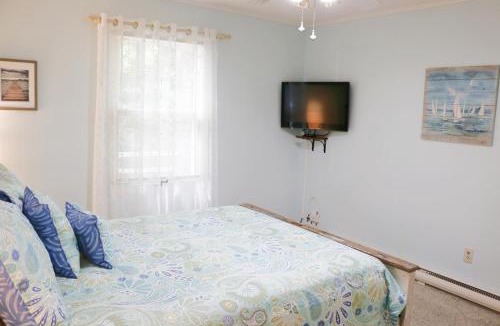 Ashville House | 3256 Chautauqua Ave, home