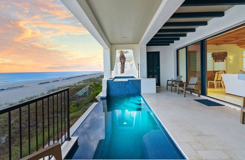 Sunnyside House | 328 Beachside Drive | Private Beach Access Retreat