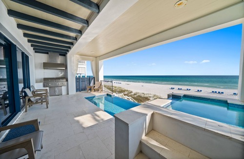 Sunnyside House | 328 Beachside Drive | Private Beach Access Retreat