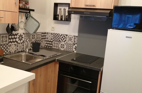 Valenciennes Apartment | 32m2 ground floor apartment Suitable for a couple or single person