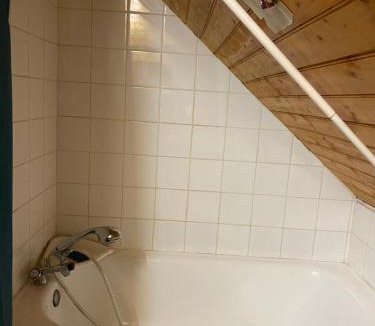 Bagneres-de-Luchon Apartment | 33 Boulevard Charles de Gaulle