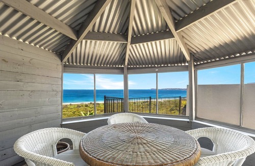 Killcare Heights House | 33 Degrees - Stunning Views by HolidayCo.