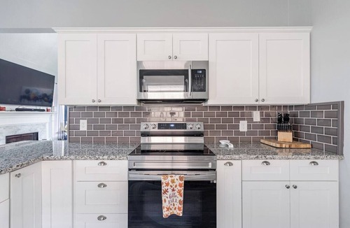 Baytown House | "33 Min to Downtown Houston: Spacious Serenity Retreat In Baytown"