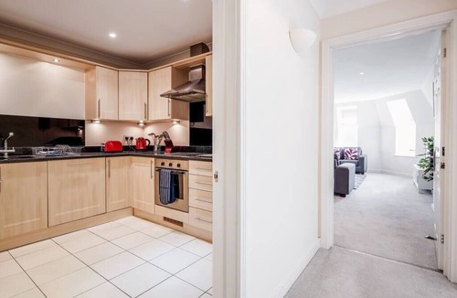 Leatherhead Apartment | 33 RSQ - 2 bedroom apartment