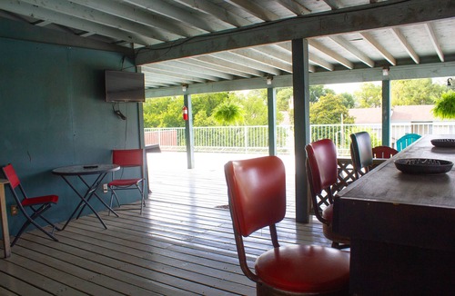 Medical District Apartment | 3300 SF 4BR/3Bth Pet-Friendly Loft 2 blks from Sun Studio has HUGE Rooftop Deck