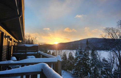 Lac Superieur Village Apartment | 3306 Studio, Condo sur le Lac