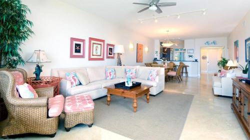 Rock Harbor House | 335 Mariners Club