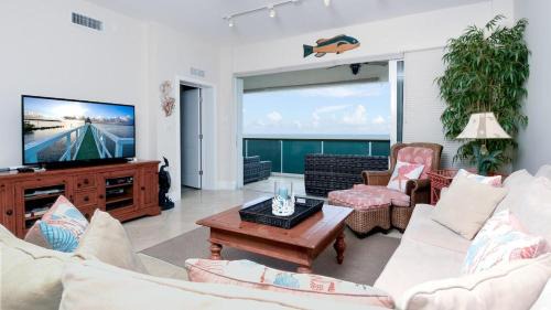 Rock Harbor House | 335 Mariners Club