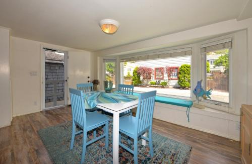 Avalon House | 337CA 337 Catalina