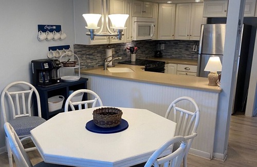 Saint Helena Island Villa | 338 Capt John Fripp Villa W/Cart, Cards Available!