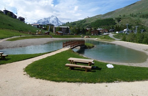 Venosc Apartment | 33m2 apartment with modern mountain decor garage