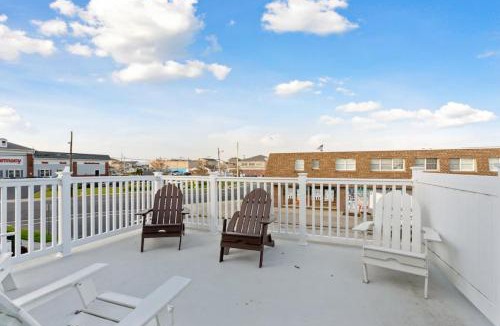 Brigantine House | 33rd Unit 3 Beach Bliss Parking Beach 2 Blocks Away
