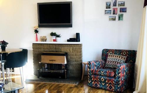 Stanwell House | 33SM Dreams Unlimited Serviced Accommodation- Staines - Heathrow