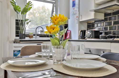 Eccles House | 34 Athol Street House