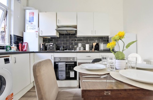 Eccles House | 34 Athol Street House