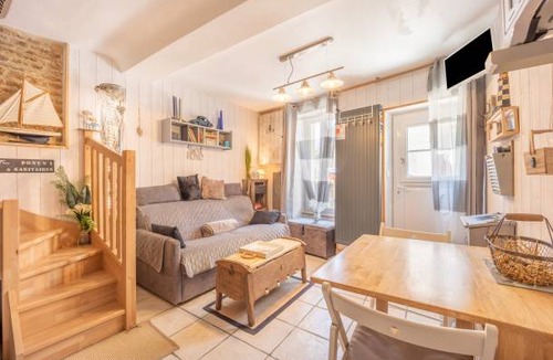 Saint-Regnobert-de-la-Cote-de-Nacre House | 34 m² House ∙ 2 bedrooms ∙ 3 guests